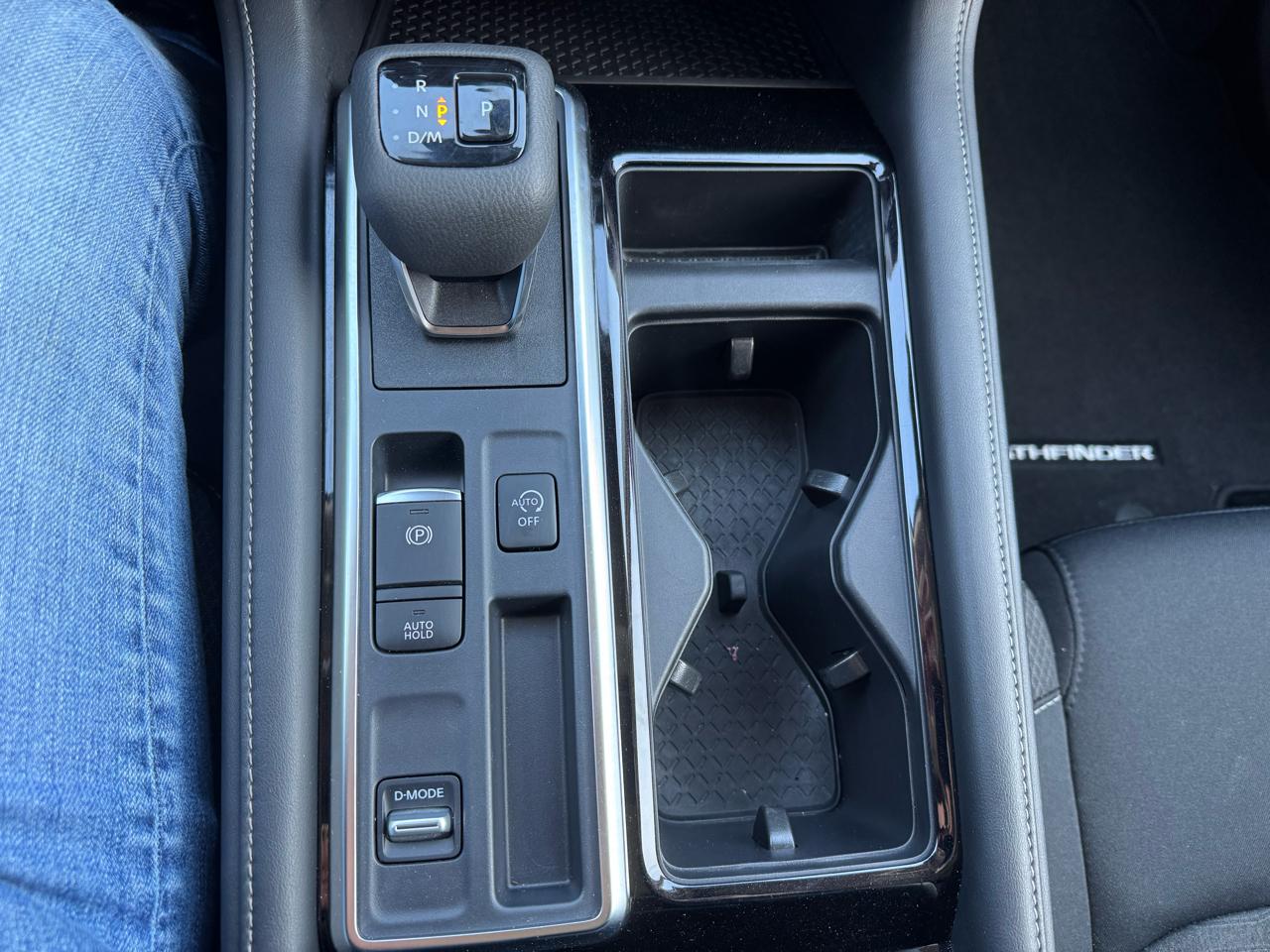 Nissan Pathfinder SV 2WD 2023