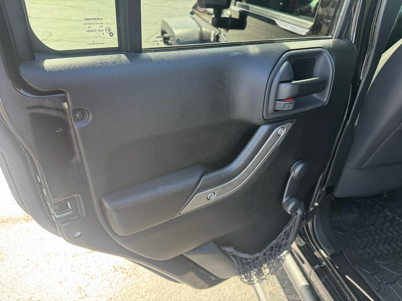 Jeep Wrangler Unlimited 4WD 4dr Willys Wheeler 2015