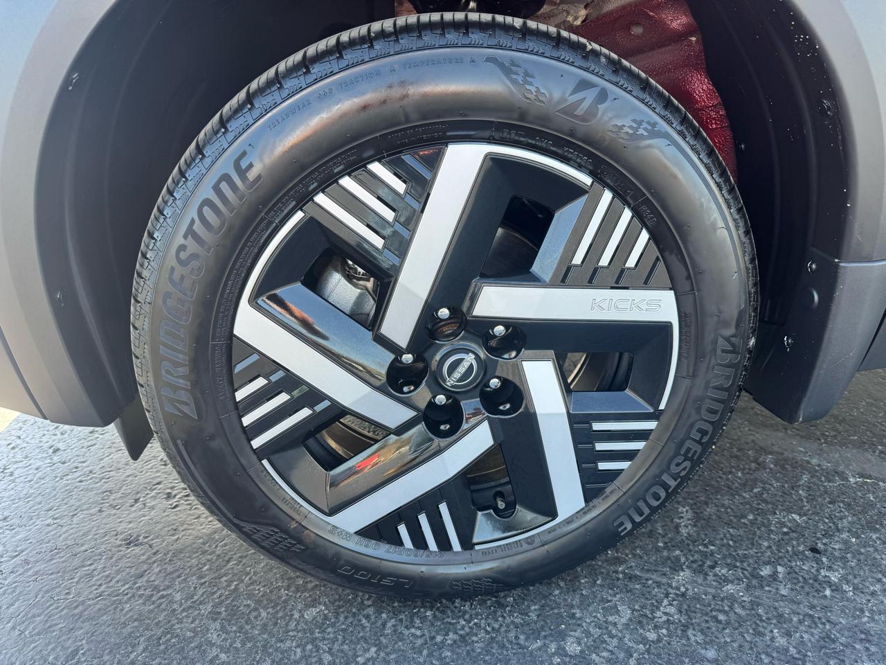 Nissan Kicks SV FWD 2026