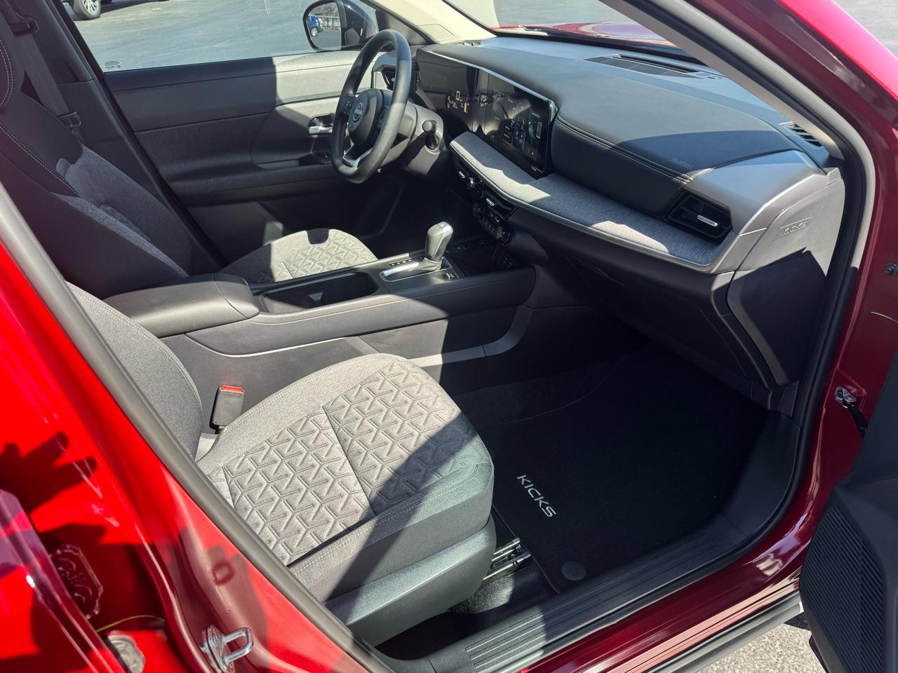 Nissan Kicks SV FWD 2026