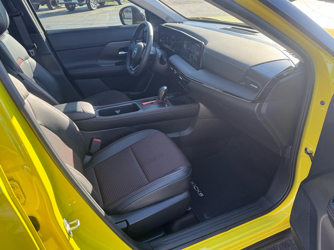 Nissan Kicks SR FWD 2025