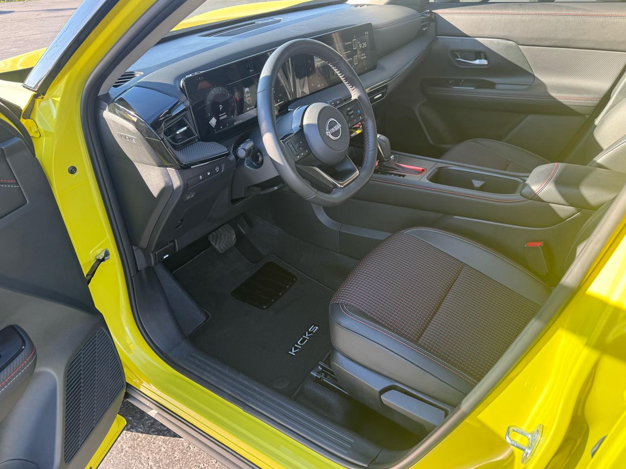 Nissan Kicks SR FWD 2025