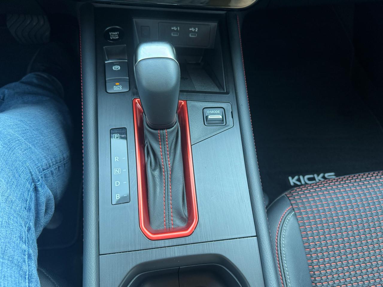 Nissan Kicks SR FWD 2025