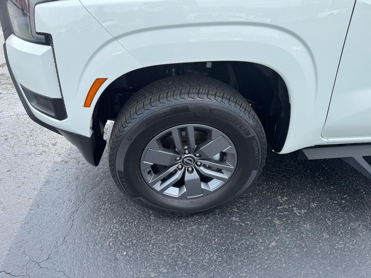 Nissan Frontier Crew Cab 4x4 SV 2025