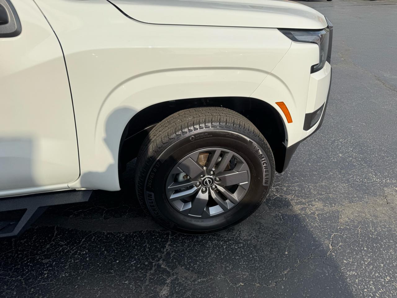 Nissan Frontier Crew Cab 4x4 SV 2025