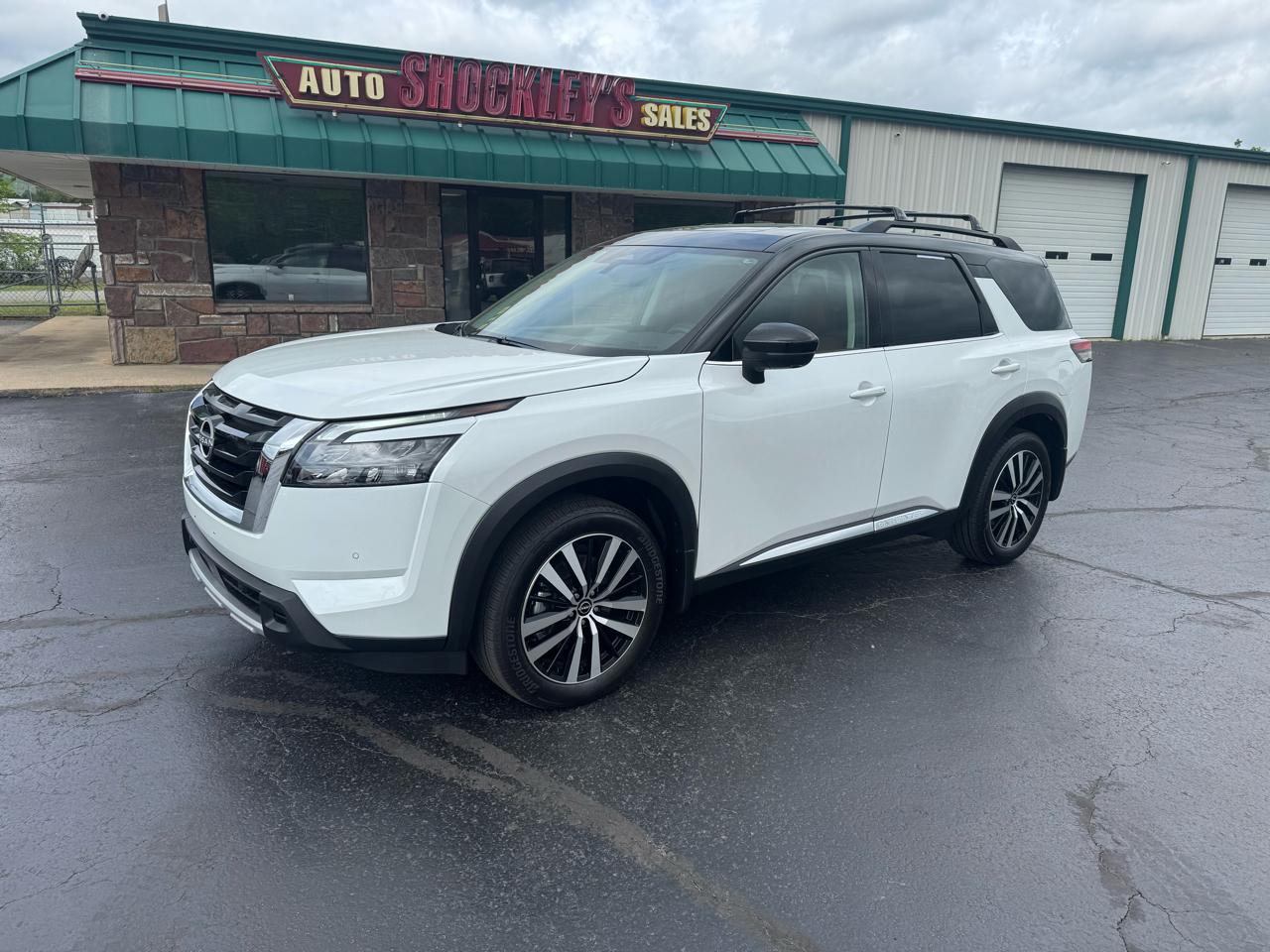 2025 Nissan Pathfinder Platinum 2WD