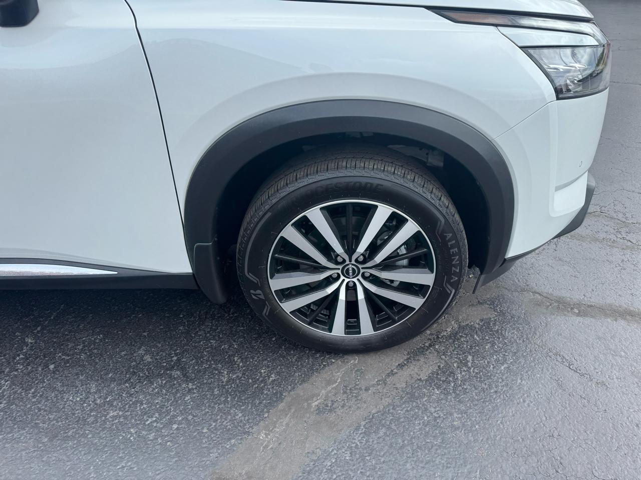 Nissan Pathfinder Platinum 2WD 2025