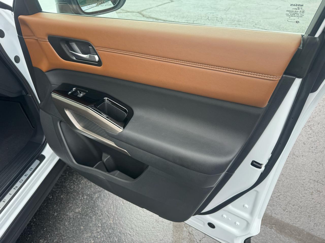 Nissan Pathfinder Platinum 2WD 2025