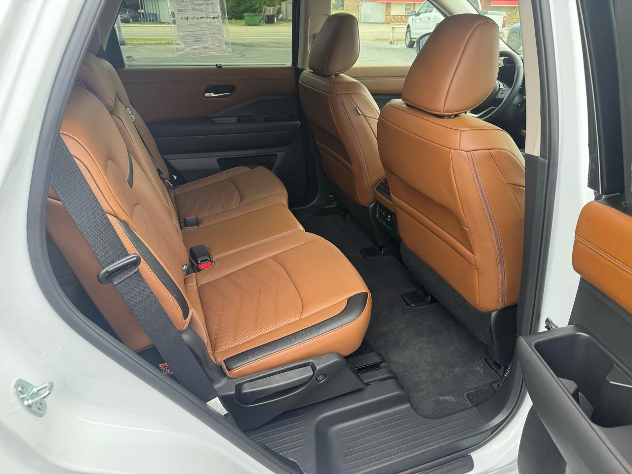 Nissan Pathfinder Platinum 2WD 2025