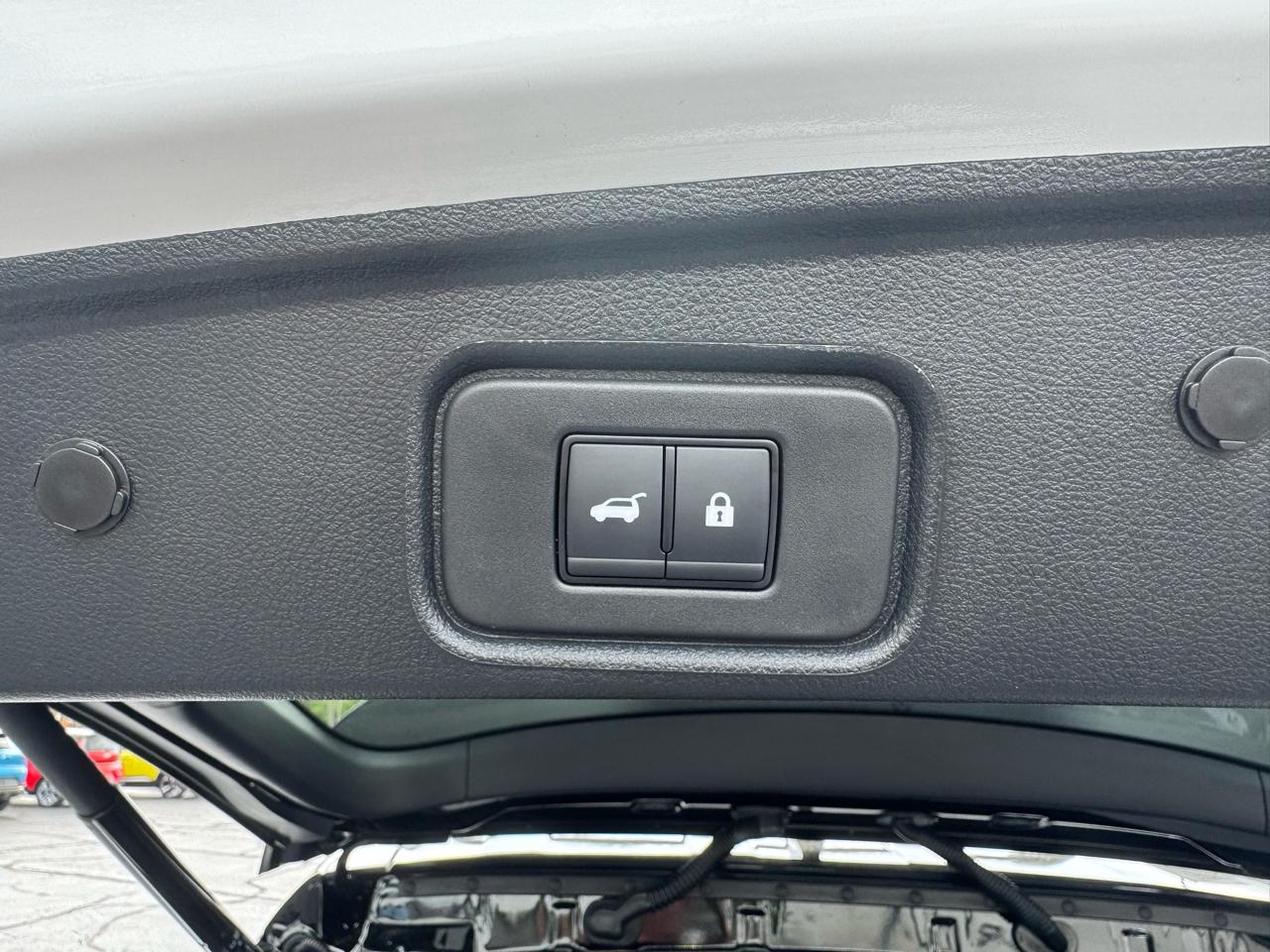 Nissan Pathfinder Platinum 2WD 2025