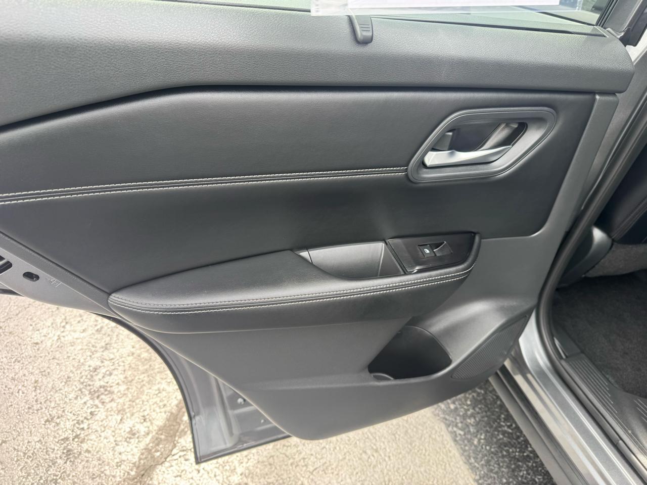 Nissan Rogue FWD SV 2024