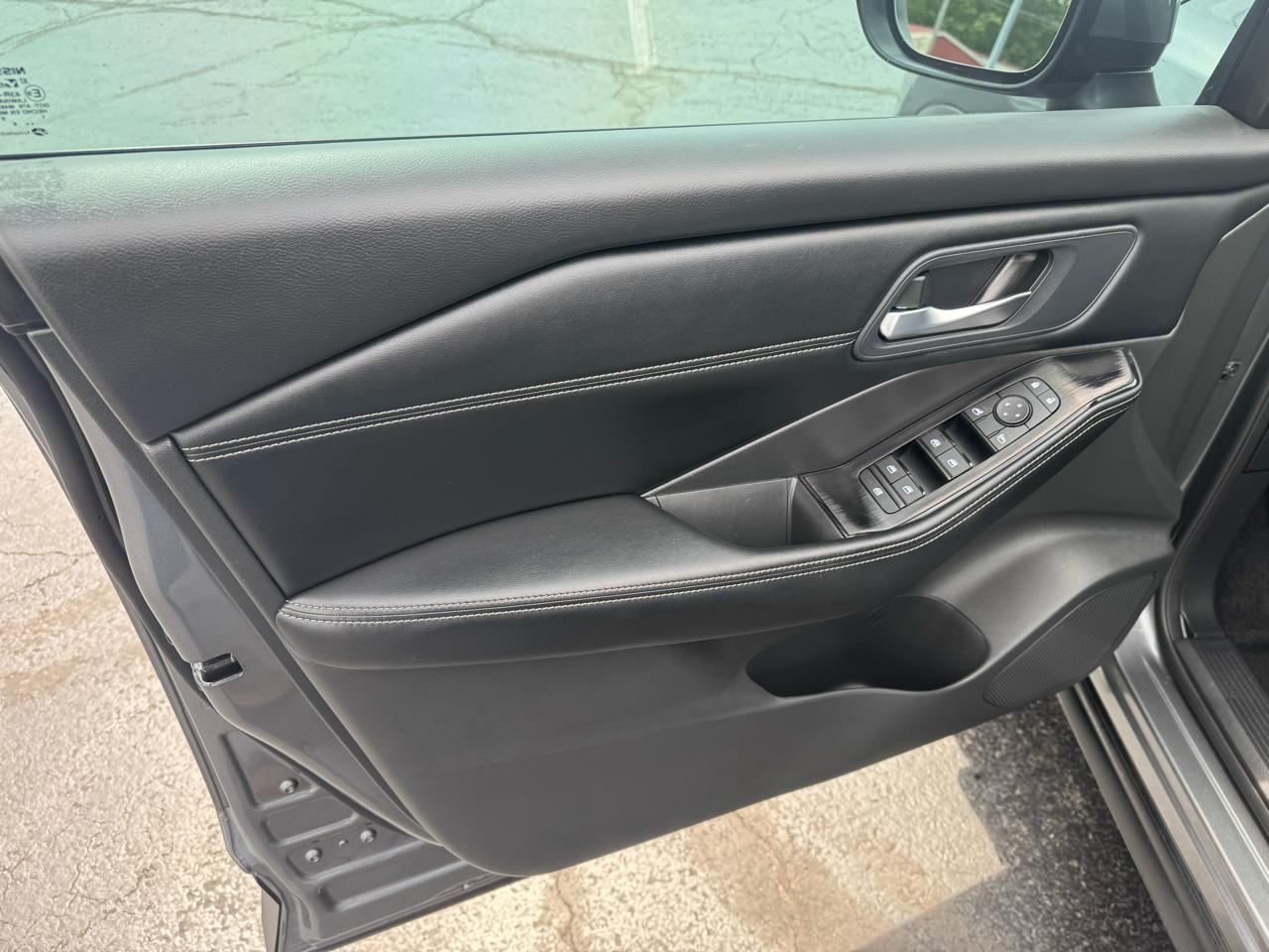 Nissan Rogue FWD SV 2024