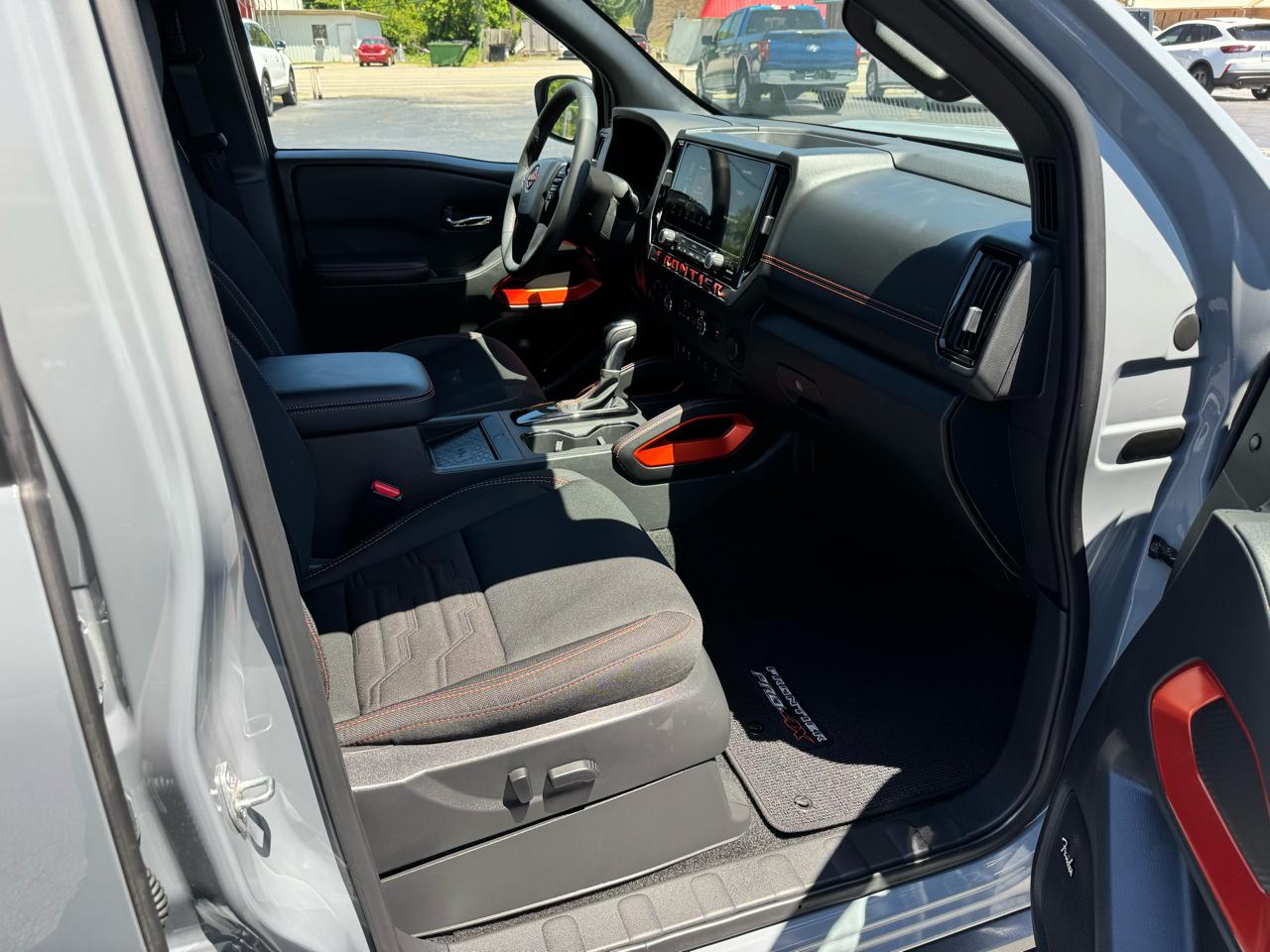 Nissan Frontier Crew Cab 4x4 PRO-4X 2025