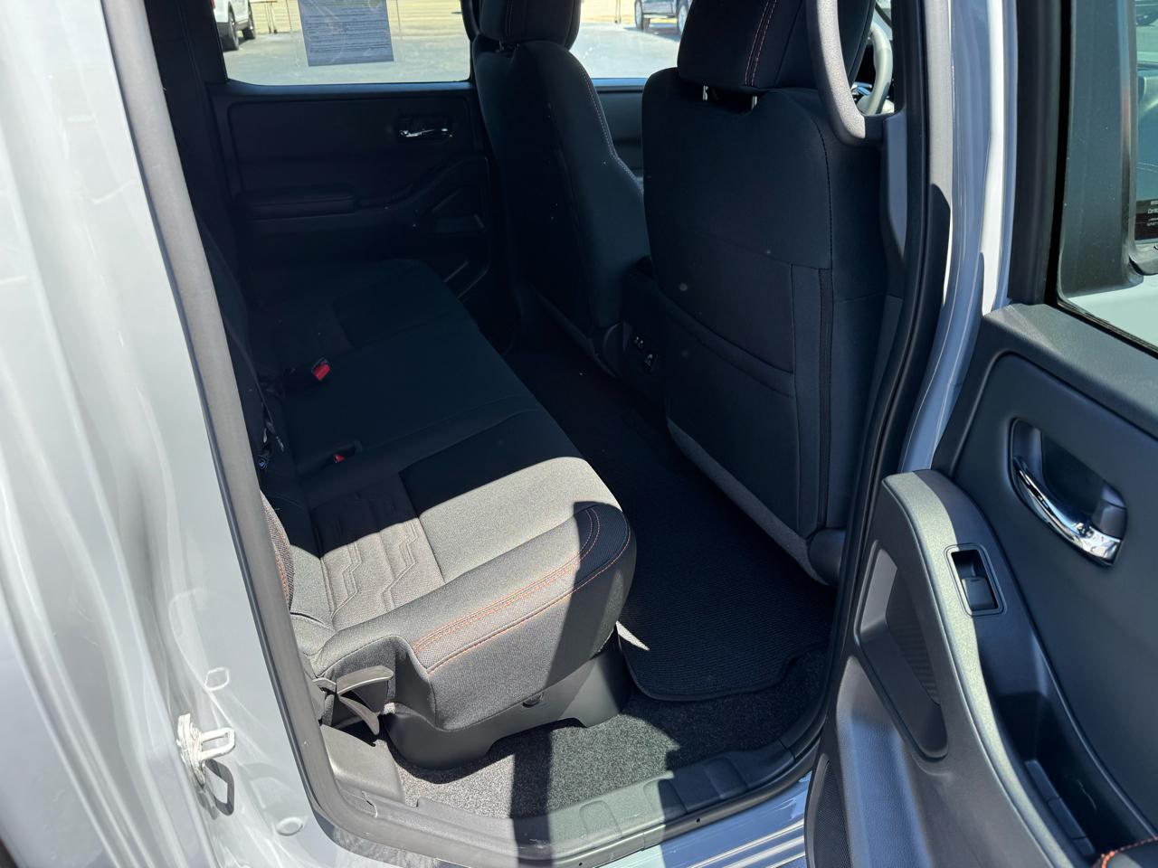 Nissan Frontier Crew Cab 4x4 PRO-4X 2025