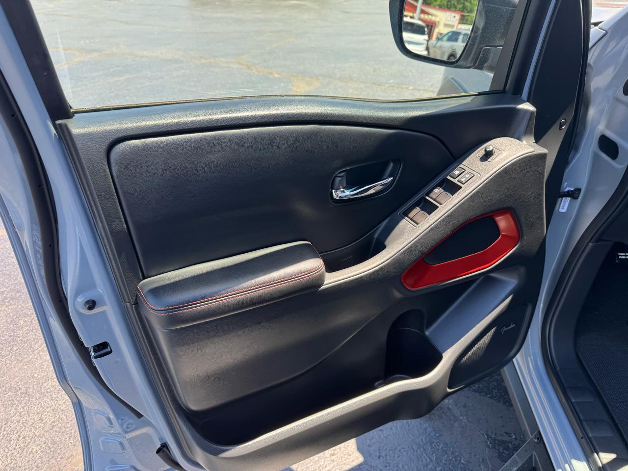 Nissan Frontier Crew Cab 4x4 PRO-4X 2025