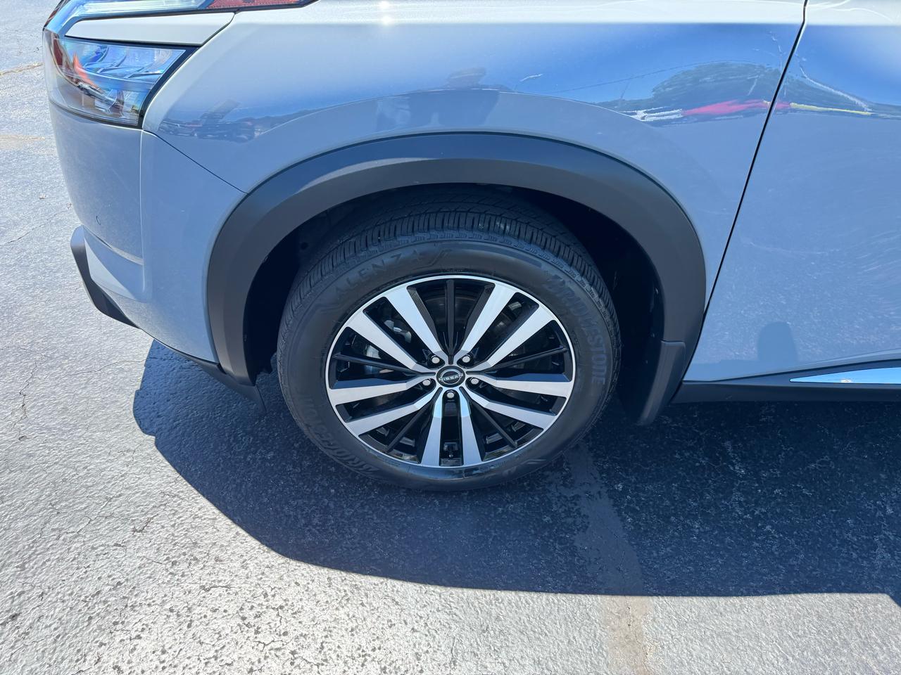 Nissan Pathfinder Platinum 2WD 2025
