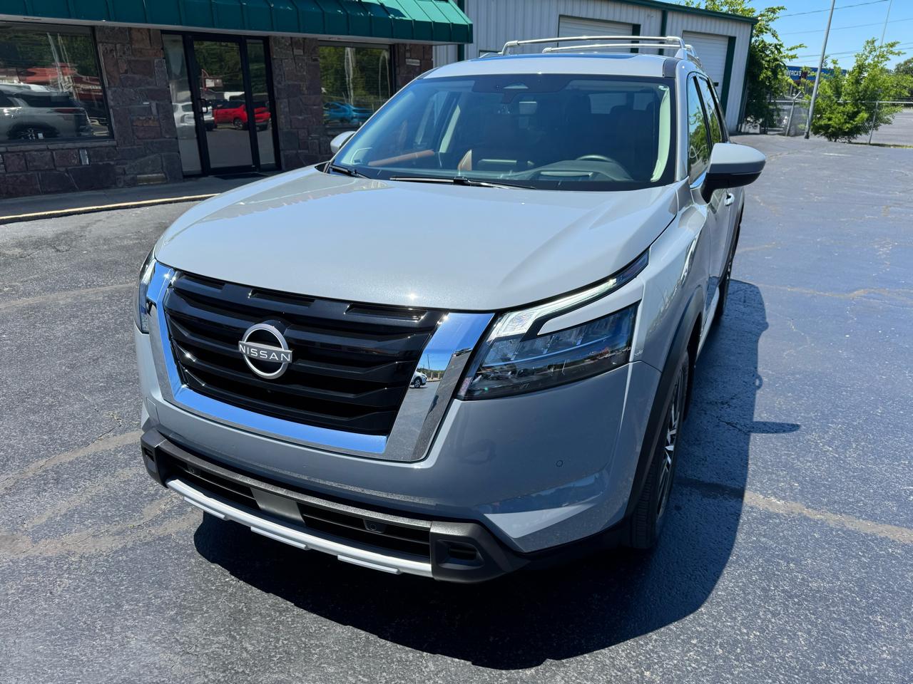 Nissan Pathfinder Platinum 2WD 2025