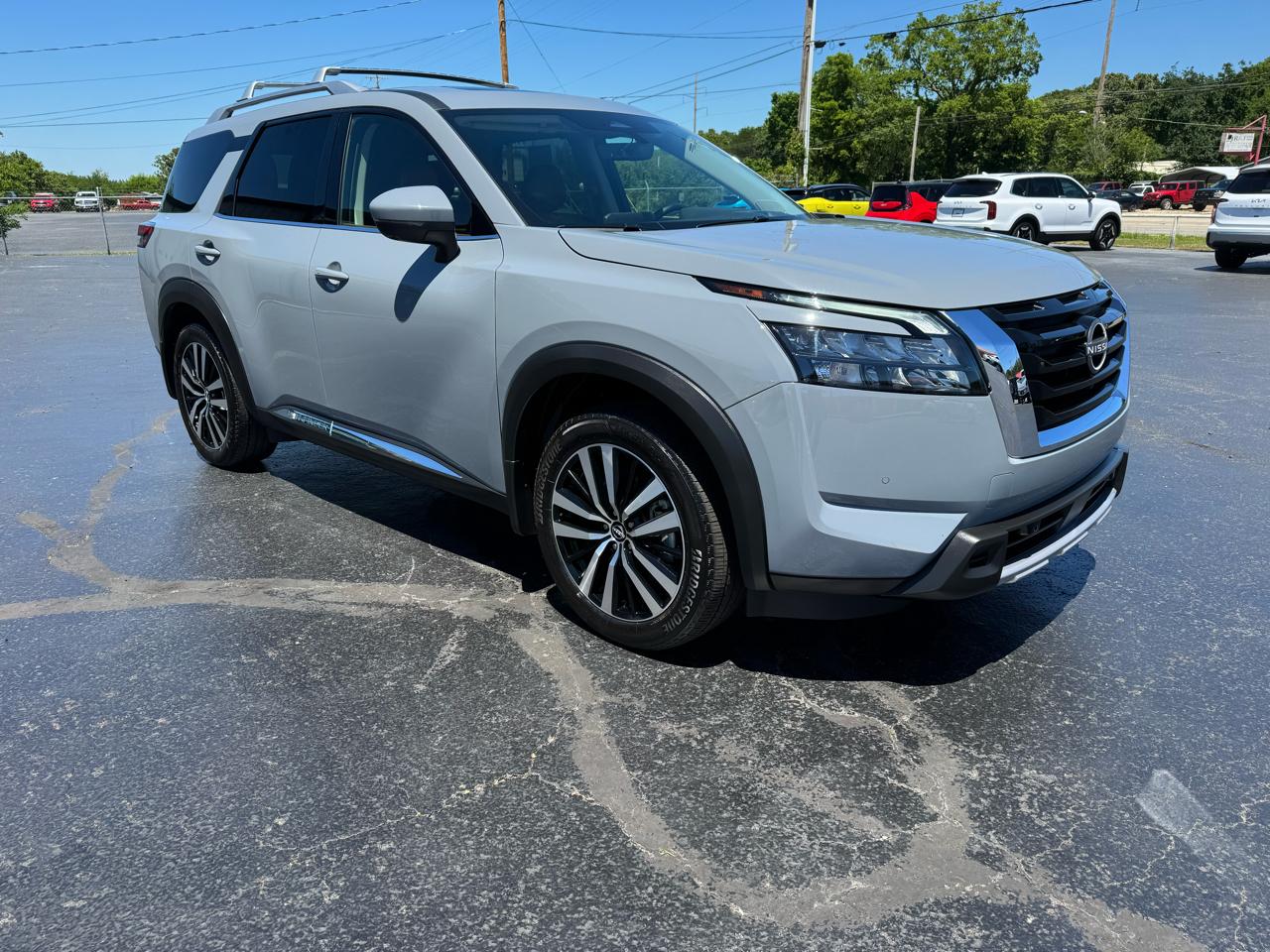 Nissan Pathfinder Platinum 2WD 2025
