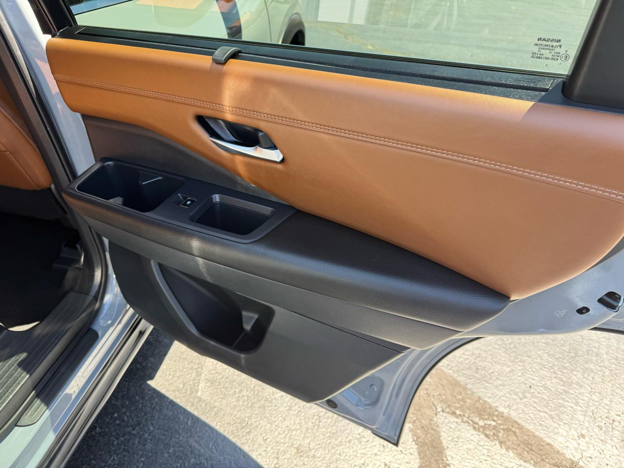 Nissan Pathfinder Platinum 2WD 2025