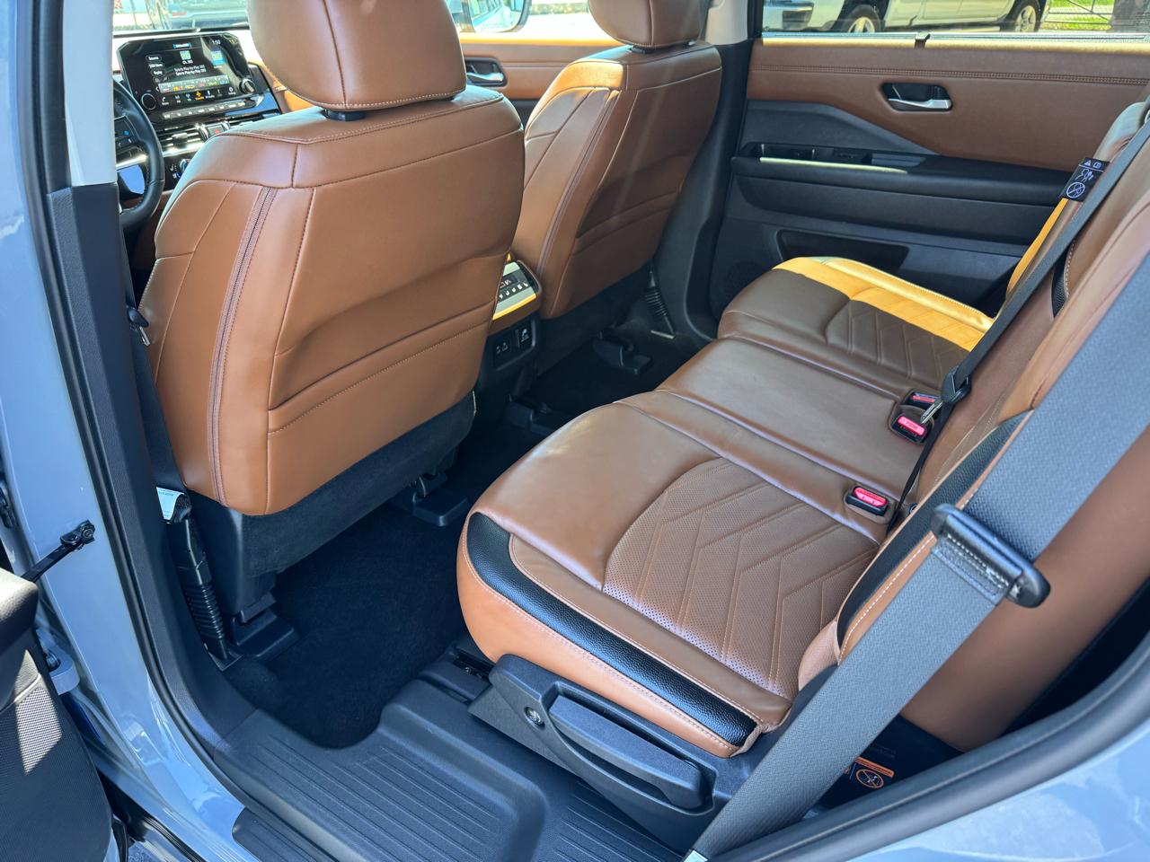 Nissan Pathfinder Platinum 2WD 2025