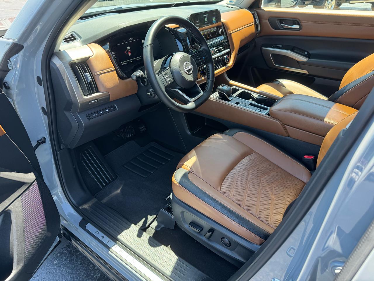 Nissan Pathfinder Platinum 2WD 2025