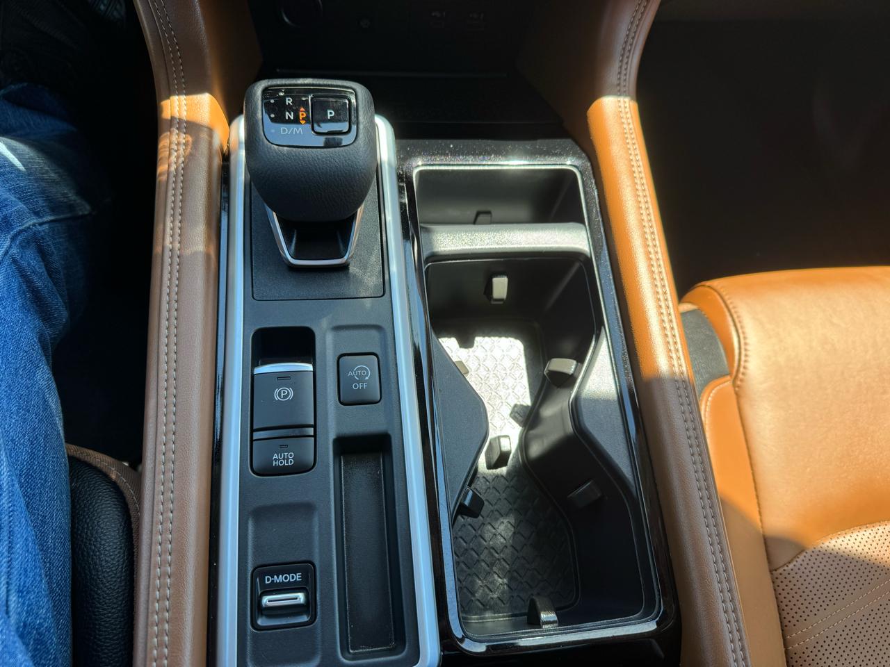Nissan Pathfinder Platinum 2WD 2025