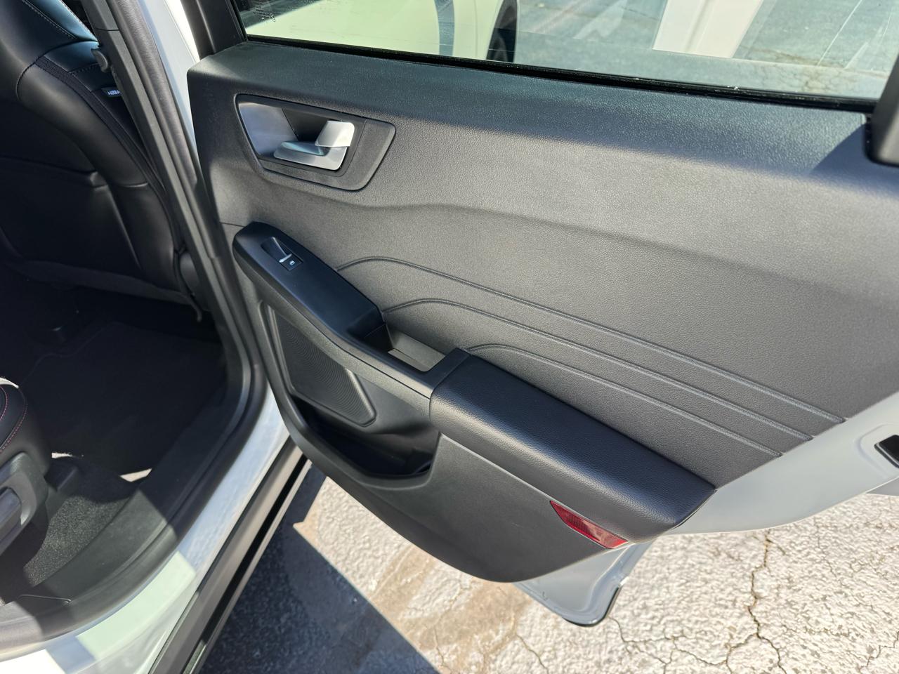 Ford Escape ST-Line FWD 2025