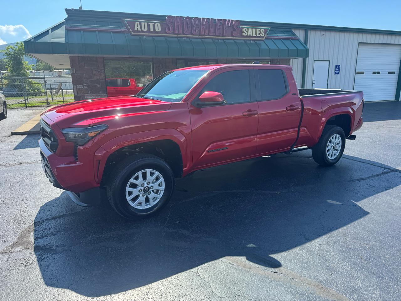 2025 Toyota Tacoma 4WD SR5 Double Cab 6' Bed AT (Natl)