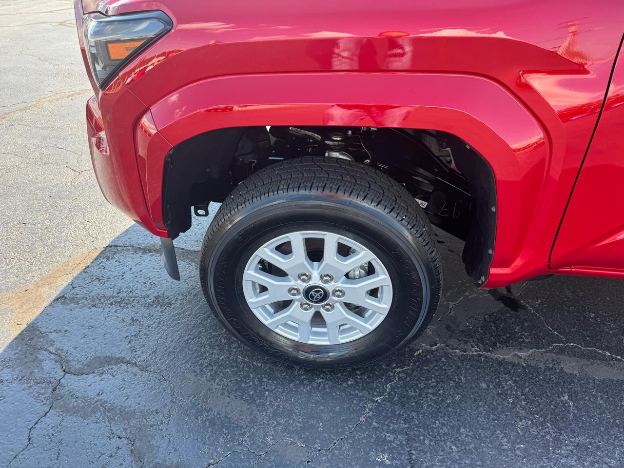 Toyota Tacoma 4WD SR5 Double Cab 6' Bed AT (Natl) 2025
