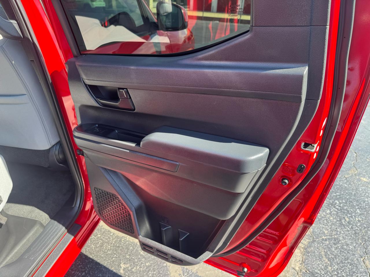 Toyota Tacoma 4WD SR5 Double Cab 6' Bed AT (Natl) 2025