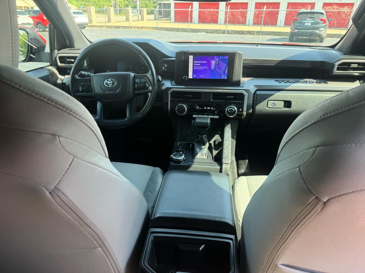 Toyota Tacoma 4WD SR5 Double Cab 6' Bed AT (Natl) 2025