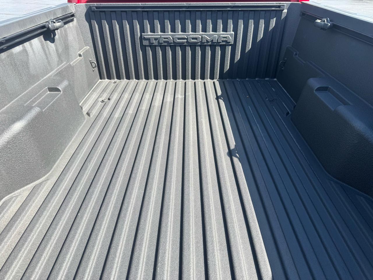 Toyota Tacoma 4WD SR5 Double Cab 6' Bed AT (Natl) 2025