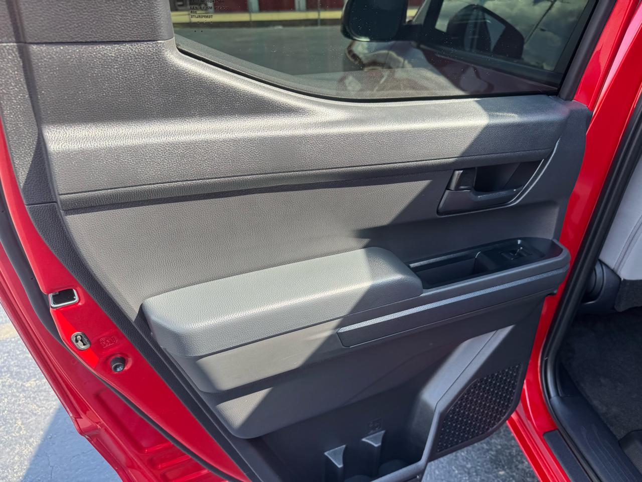 Toyota Tacoma 4WD SR5 Double Cab 6' Bed AT (Natl) 2025