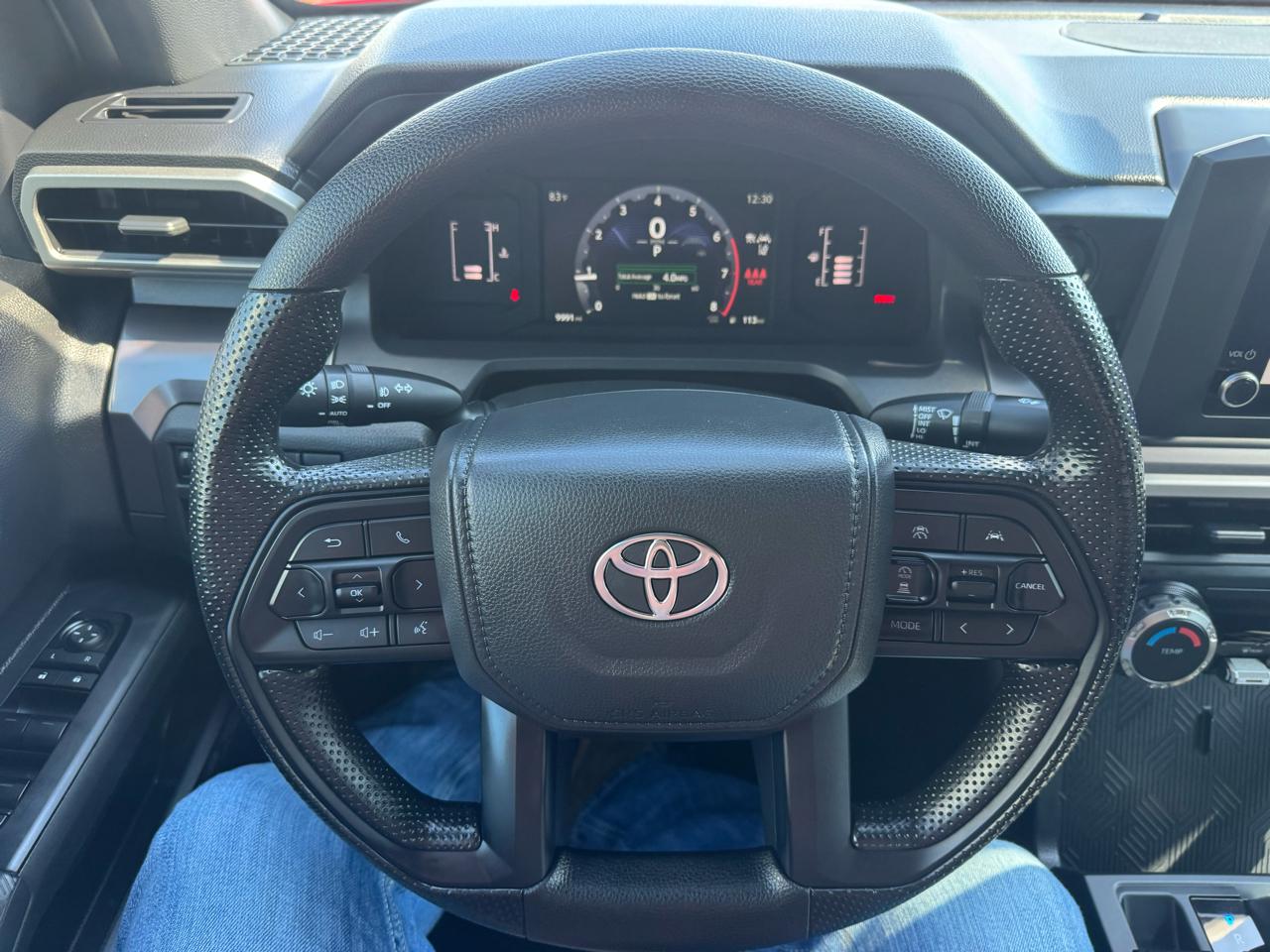 Toyota Tacoma 4WD SR5 Double Cab 6' Bed AT (Natl) 2025