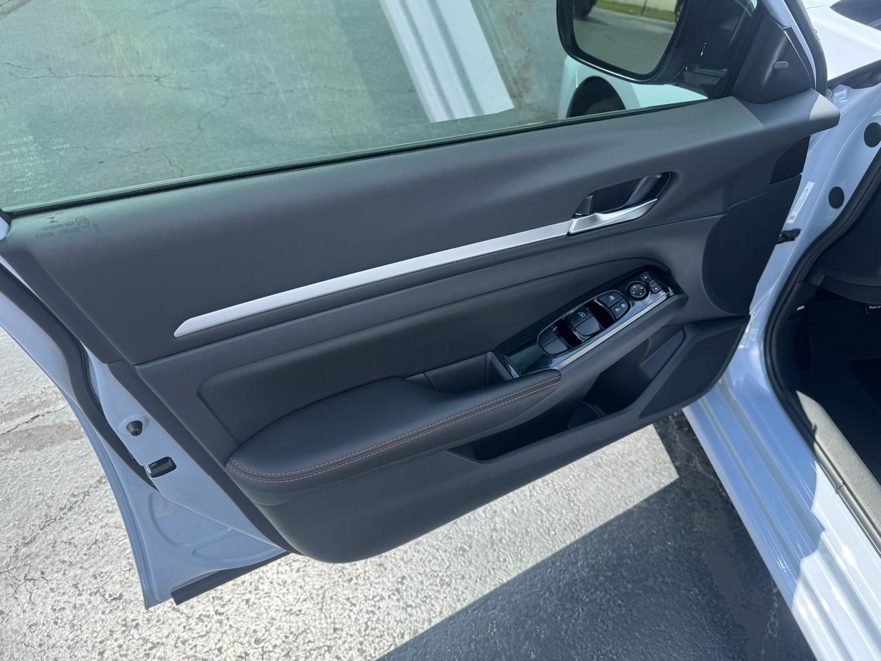 Nissan Altima SR FWD 2025