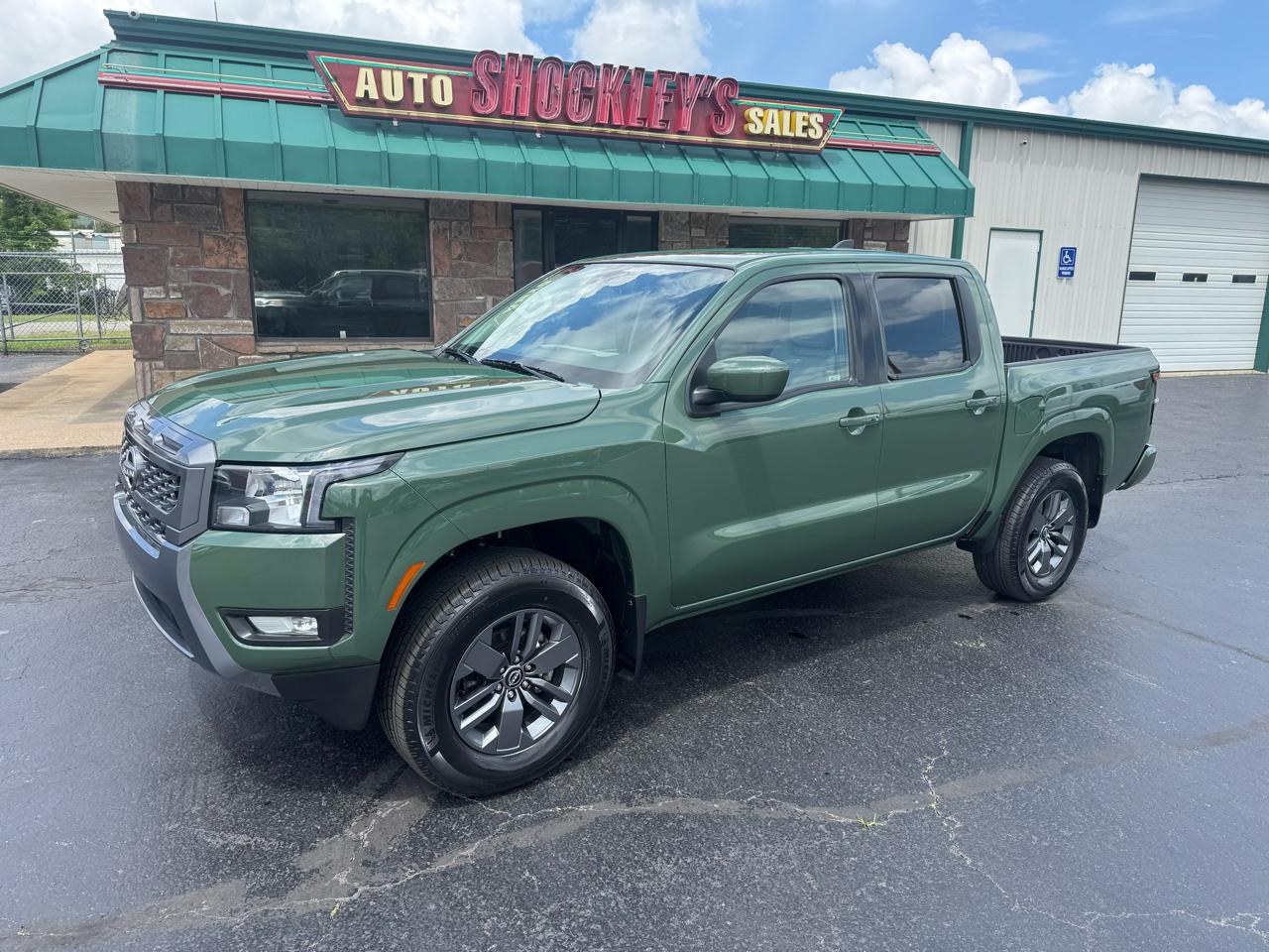 2025 Nissan Frontier Crew Cab 4x4 SV