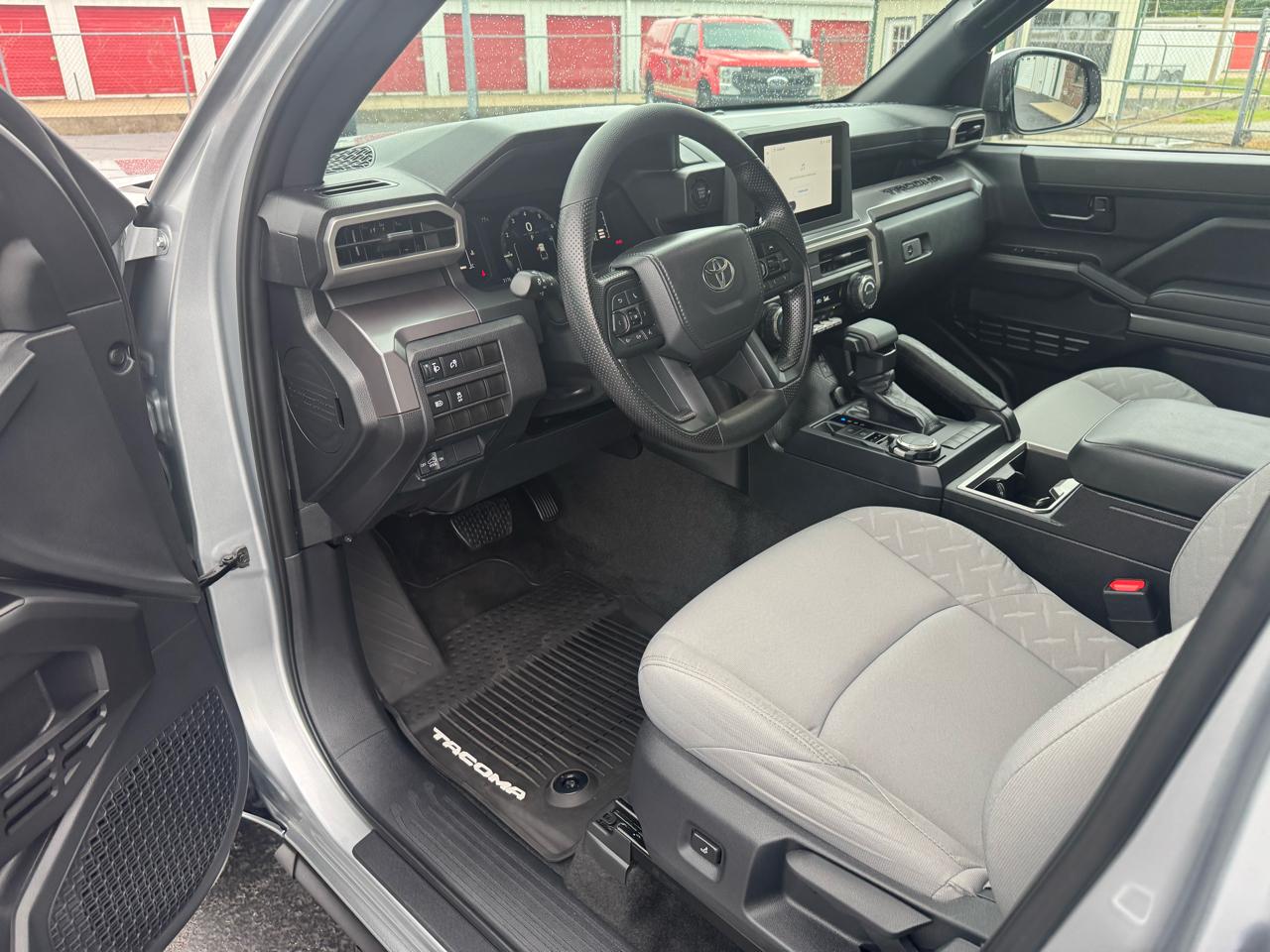 Toyota Tacoma 4WD SR5 Double Cab 5' Bed V6 AT (Natl) 2026