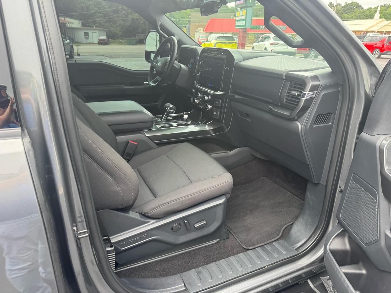 Ford F-150 XLT 4WD SuperCrew 5.5' Box 2023