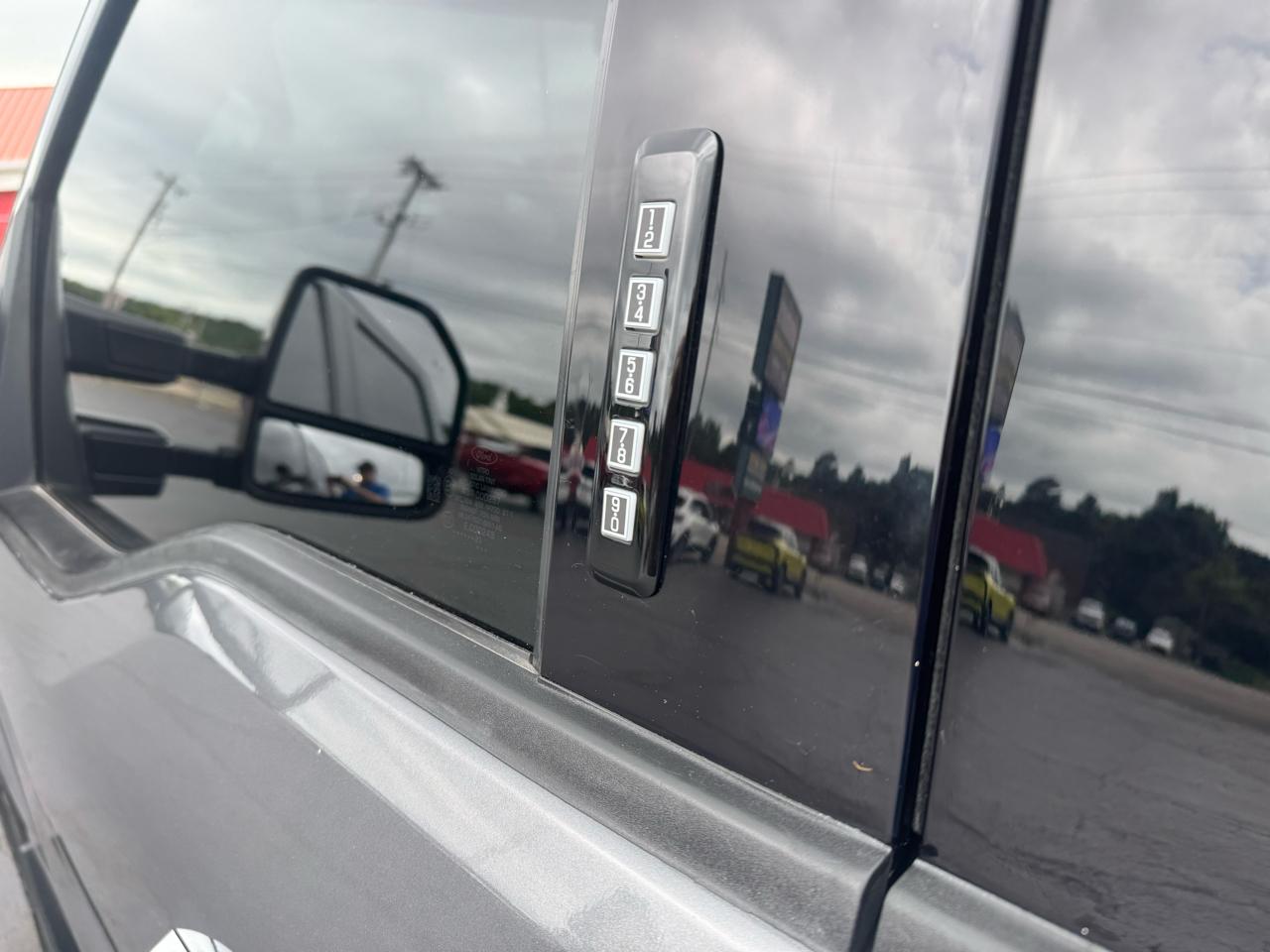 Ford F-150 XLT 4WD SuperCrew 5.5' Box 2023