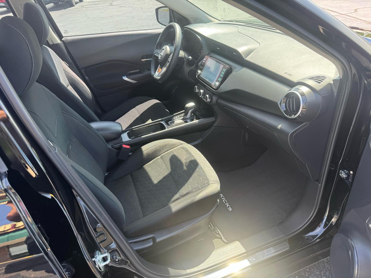 Nissan Kicks SV FWD 2024
