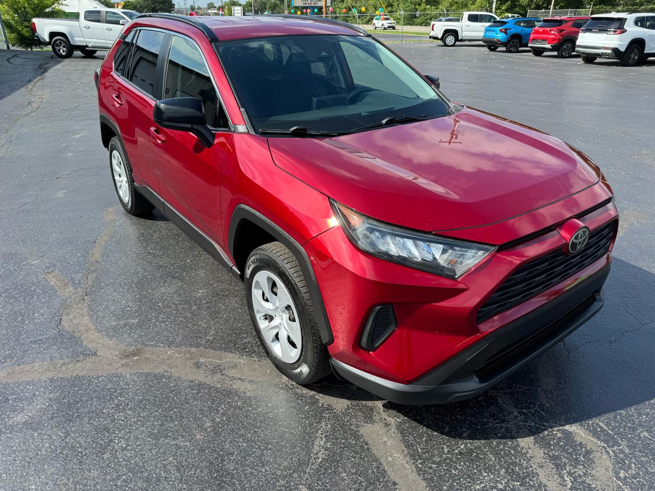 Toyota RAV4 LE FWD (Natl) 2019