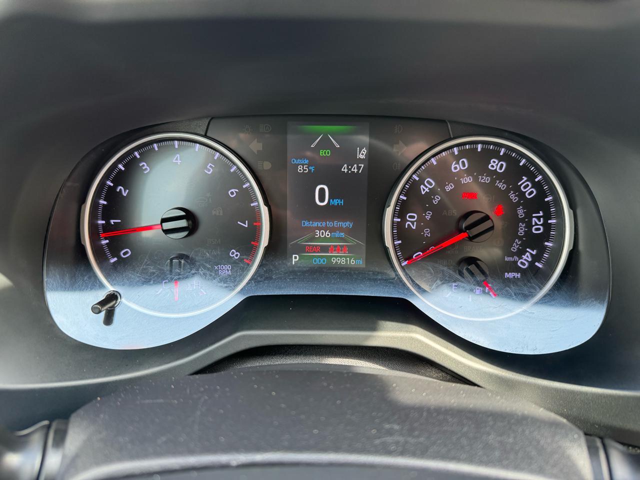 Toyota RAV4 LE FWD (Natl) 2019