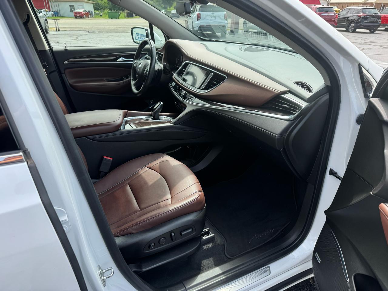 Buick Enclave FWD 4dr Avenir 2021