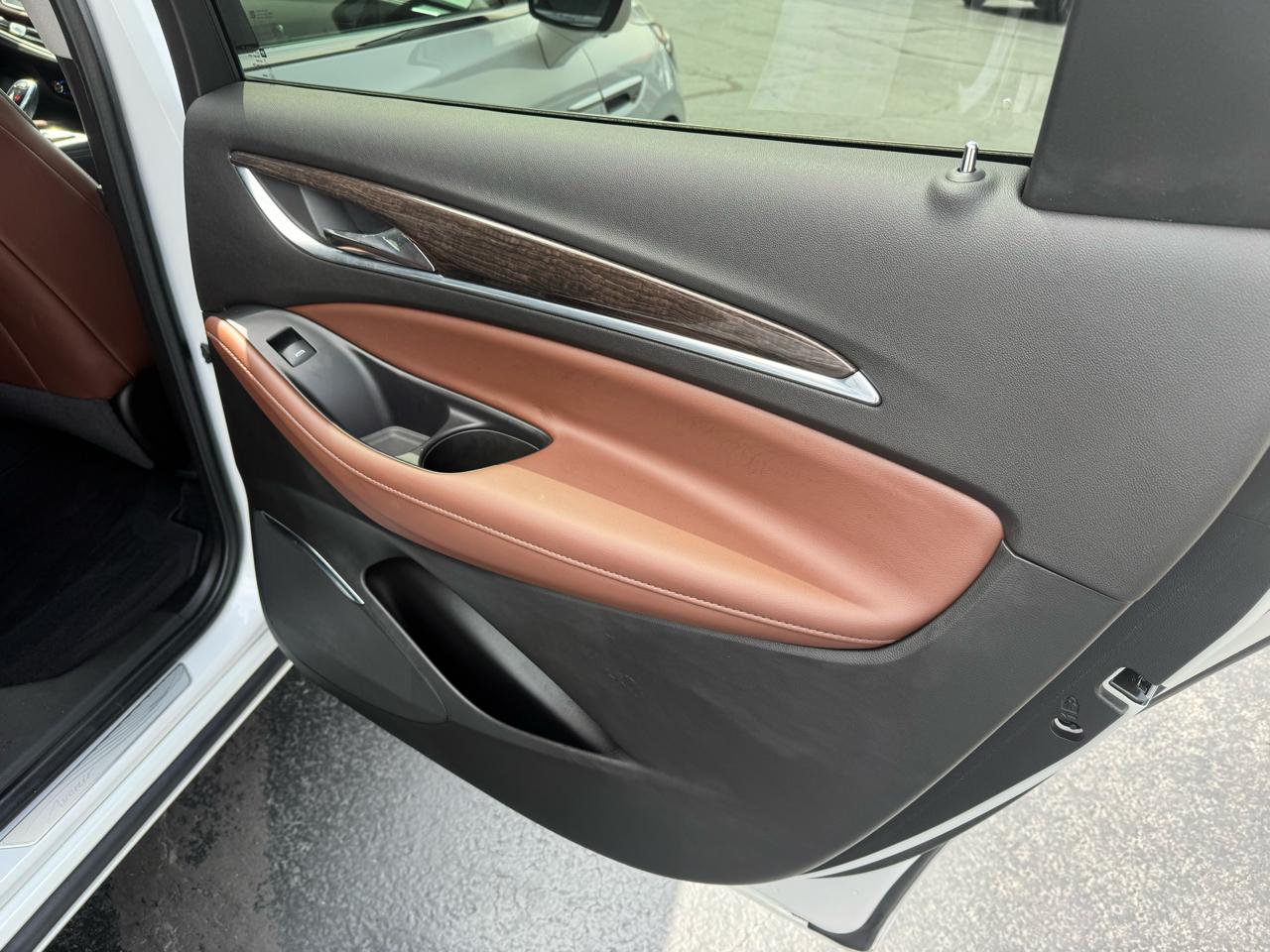 Buick Enclave FWD 4dr Avenir 2021