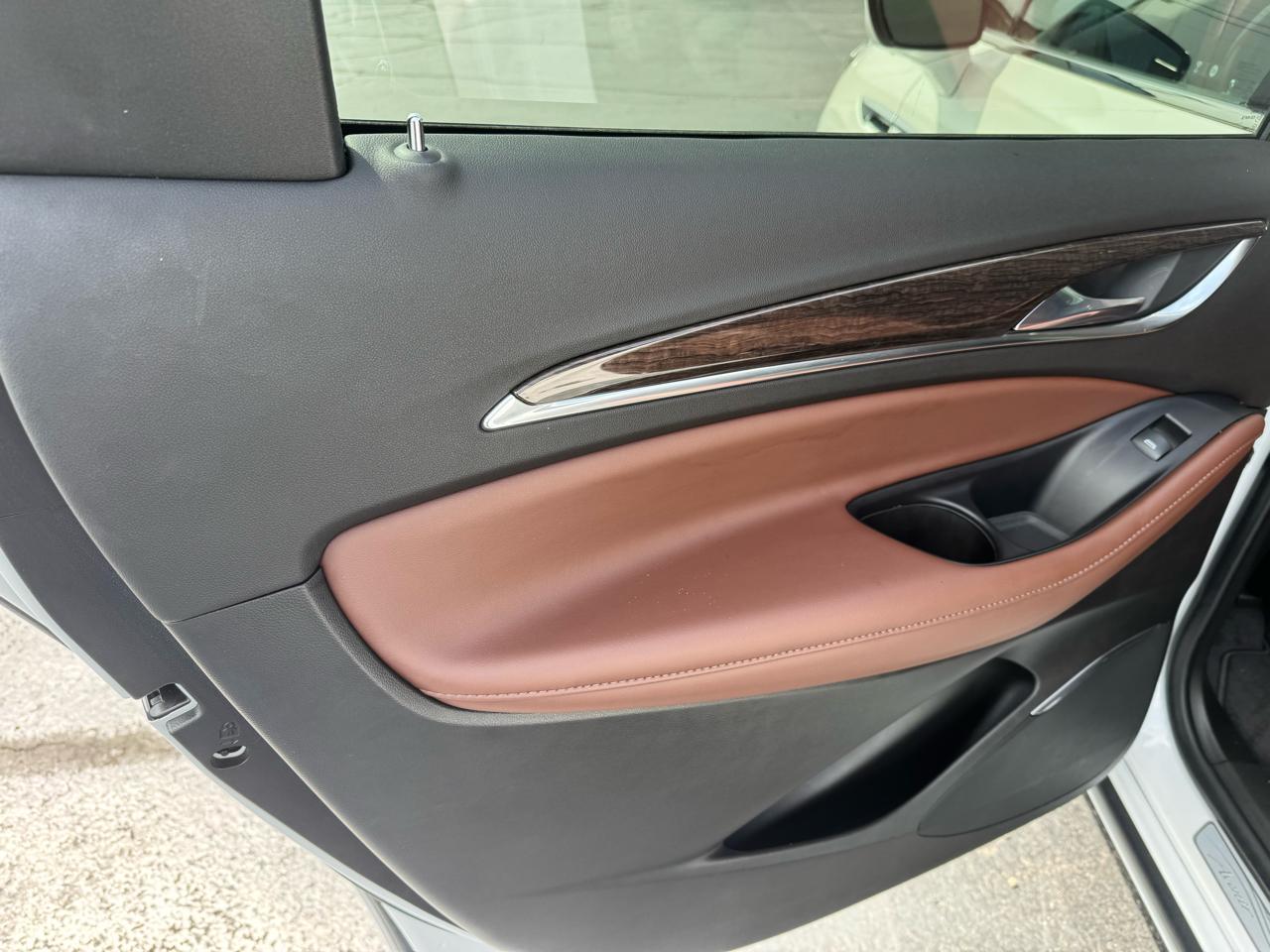 Buick Enclave FWD 4dr Avenir 2021