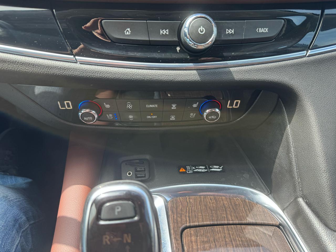 Buick Enclave FWD 4dr Avenir 2021