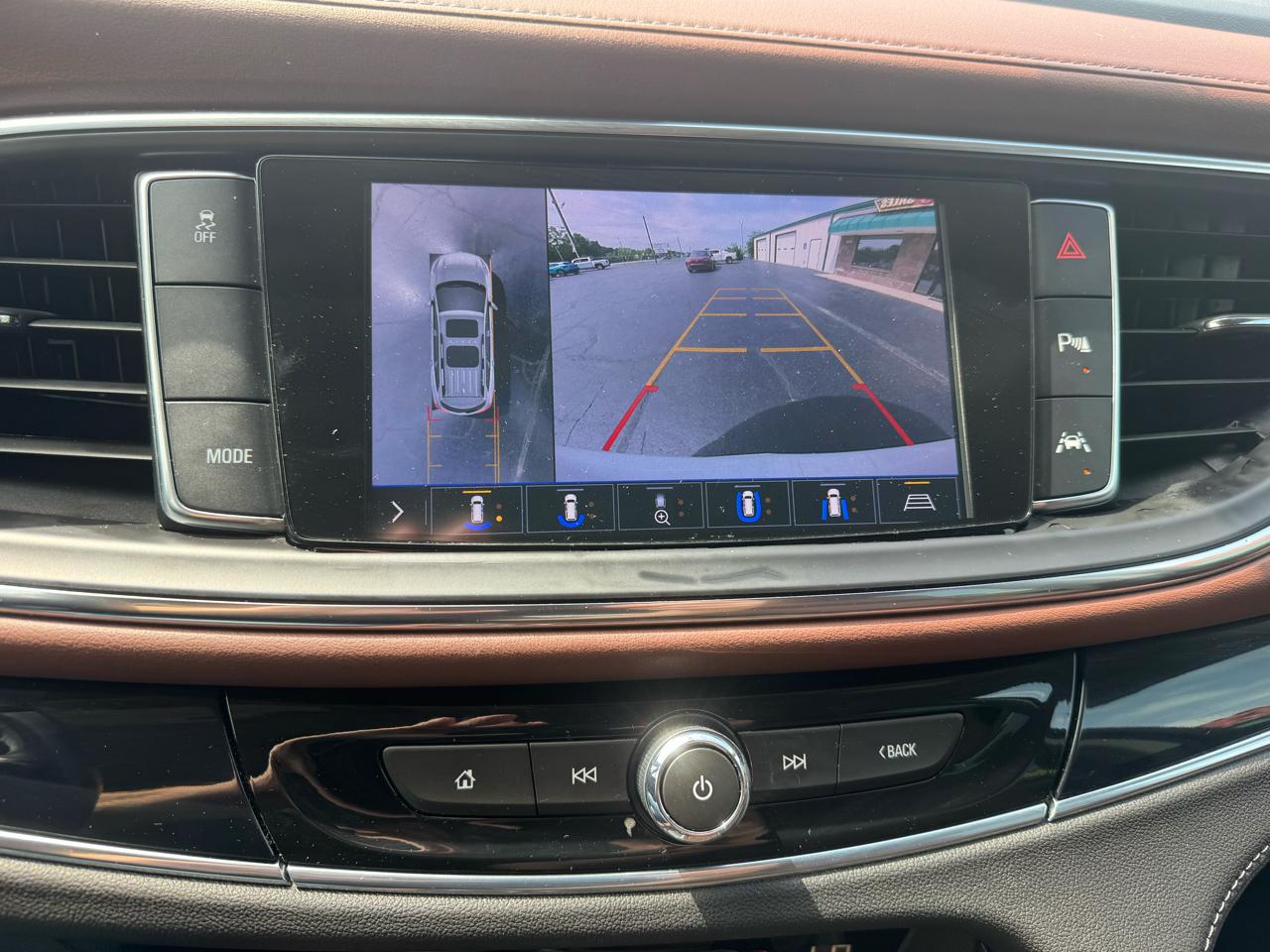 Buick Enclave FWD 4dr Avenir 2021