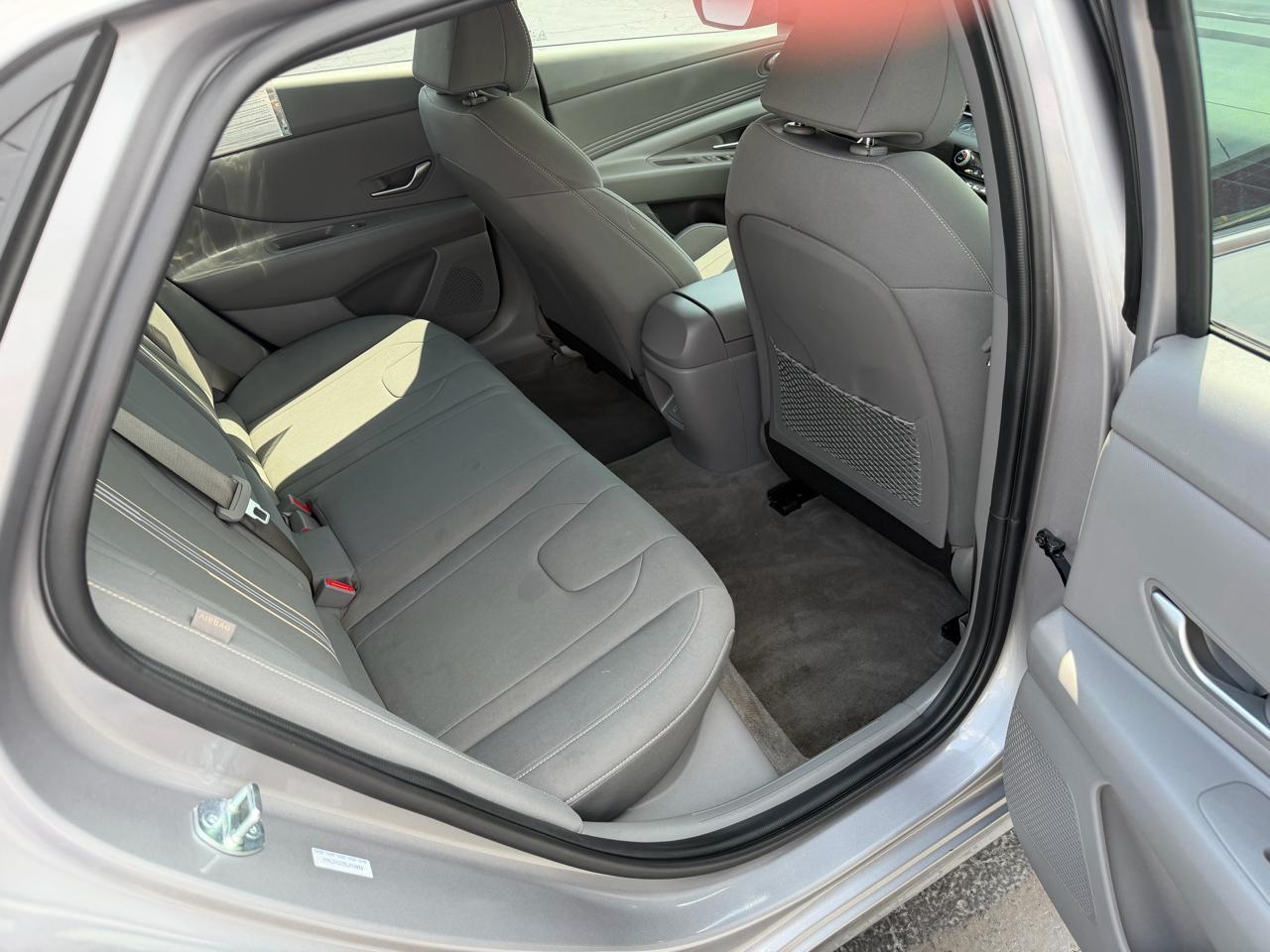 Hyundai Elantra SEL Convenience IVT 2025