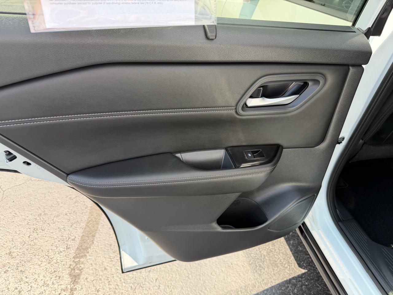 Nissan Rogue FWD SV 2024