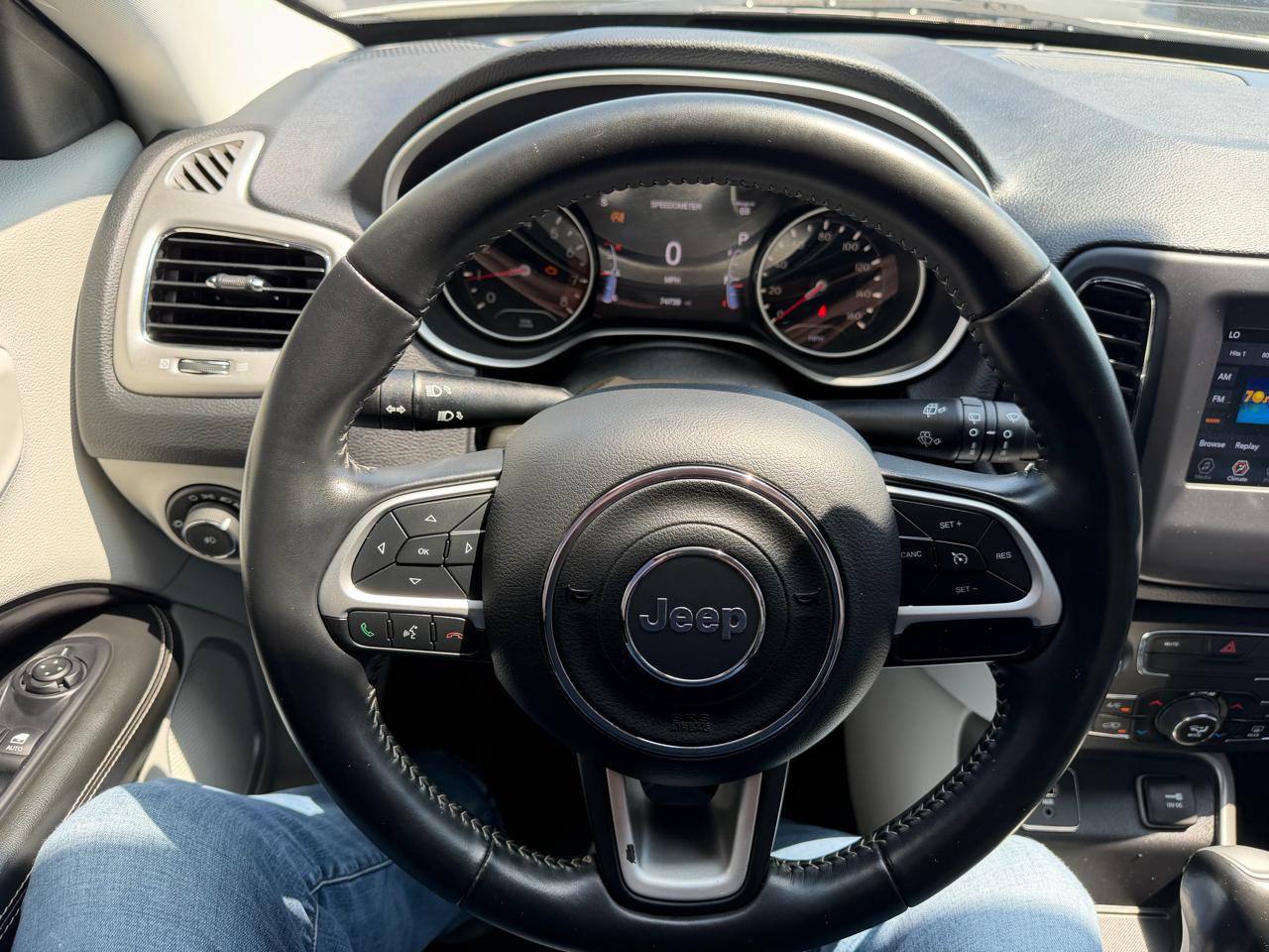 Jeep Compass Latitude w/Sun/Wheel Pkg FWD 2019